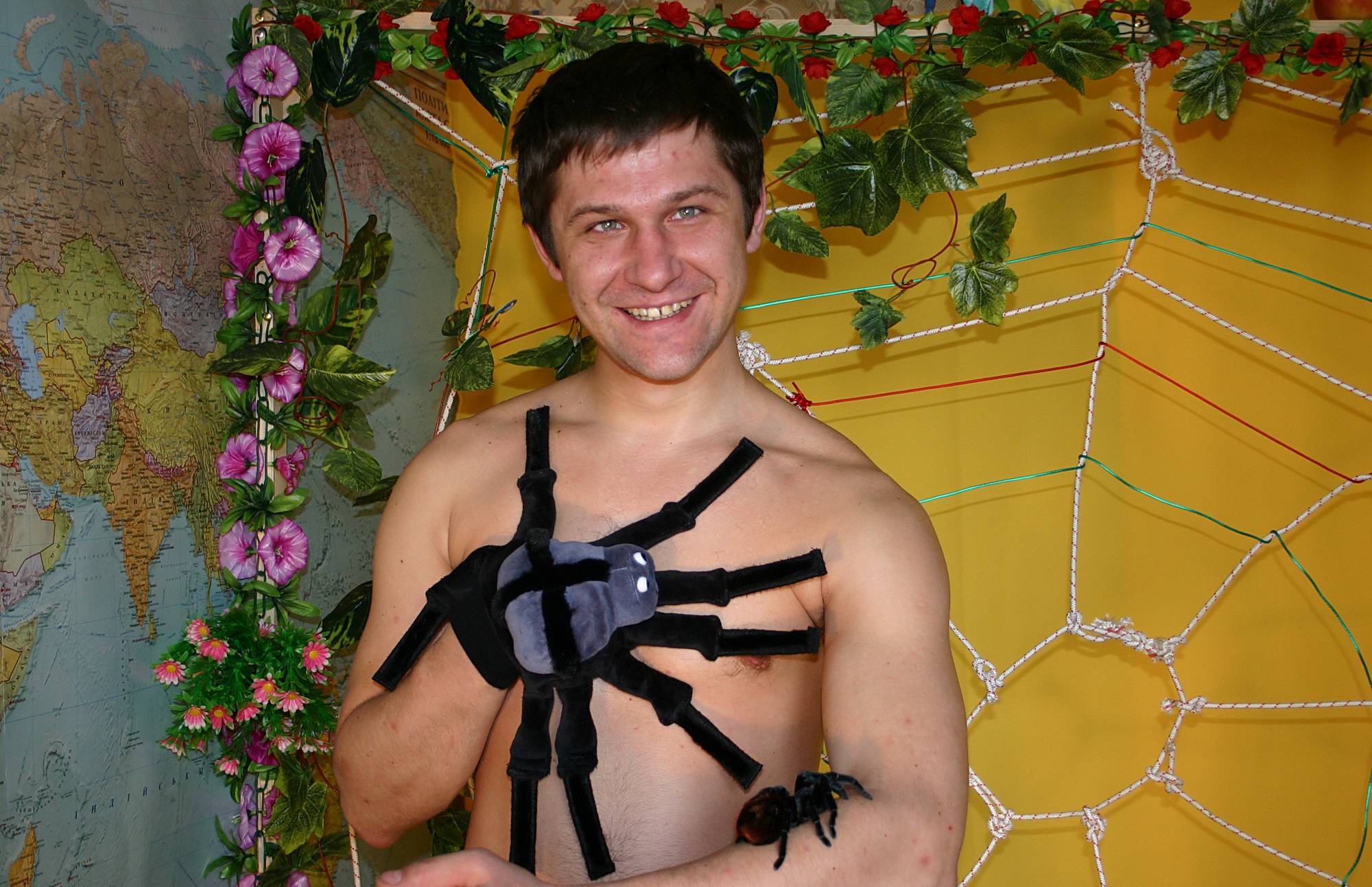 Pure Nudism Images-Real-Life Scorpion Display - 4