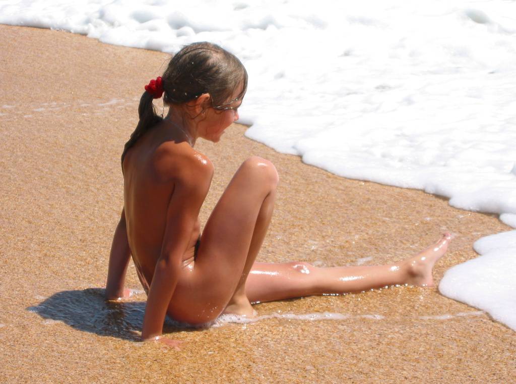 Pure Nudism Gallery-Nude Sandy Beach Profile - 1